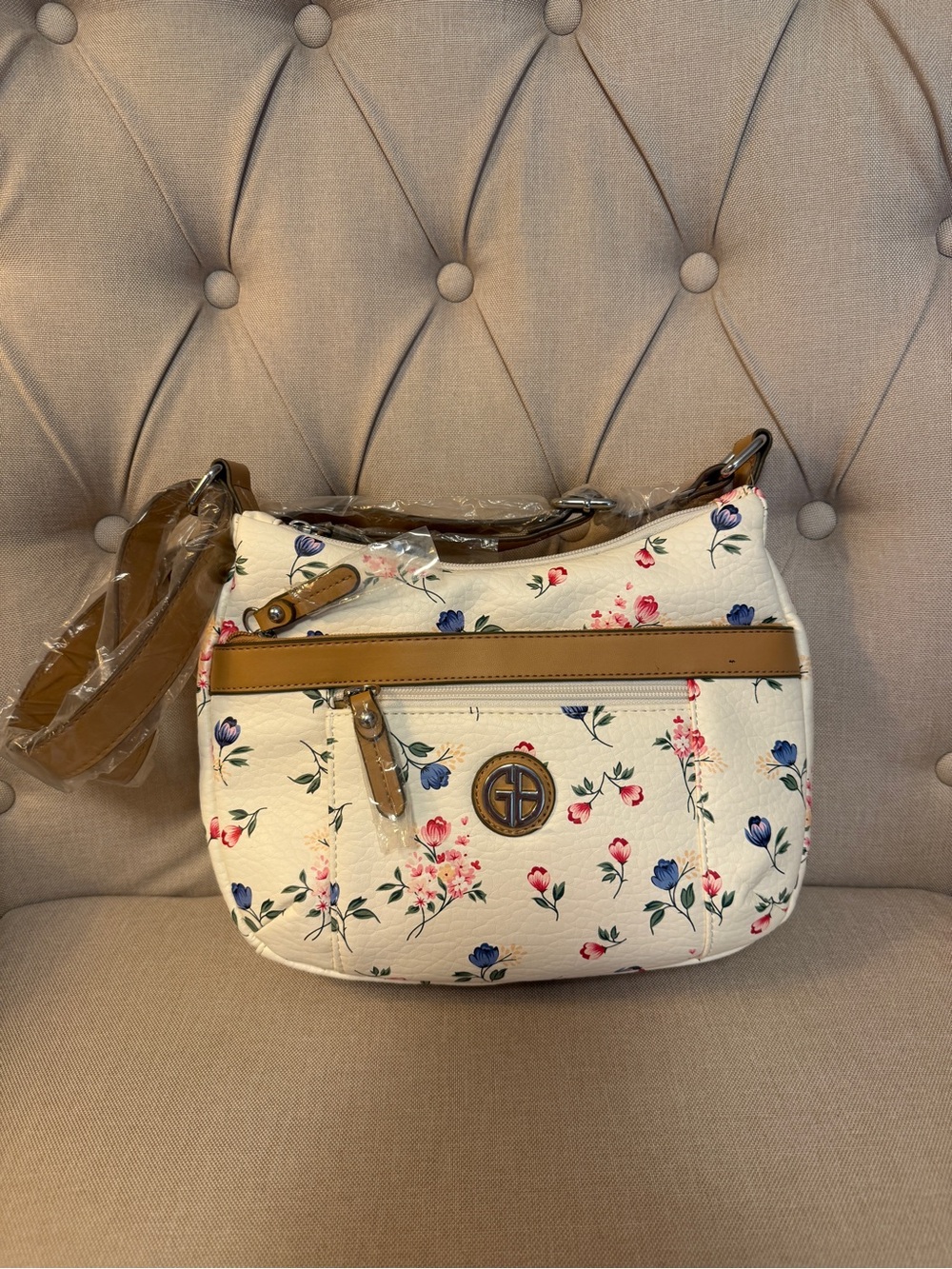 NWOT!  Giani Bernini - Pebble Floral Hobo Bag